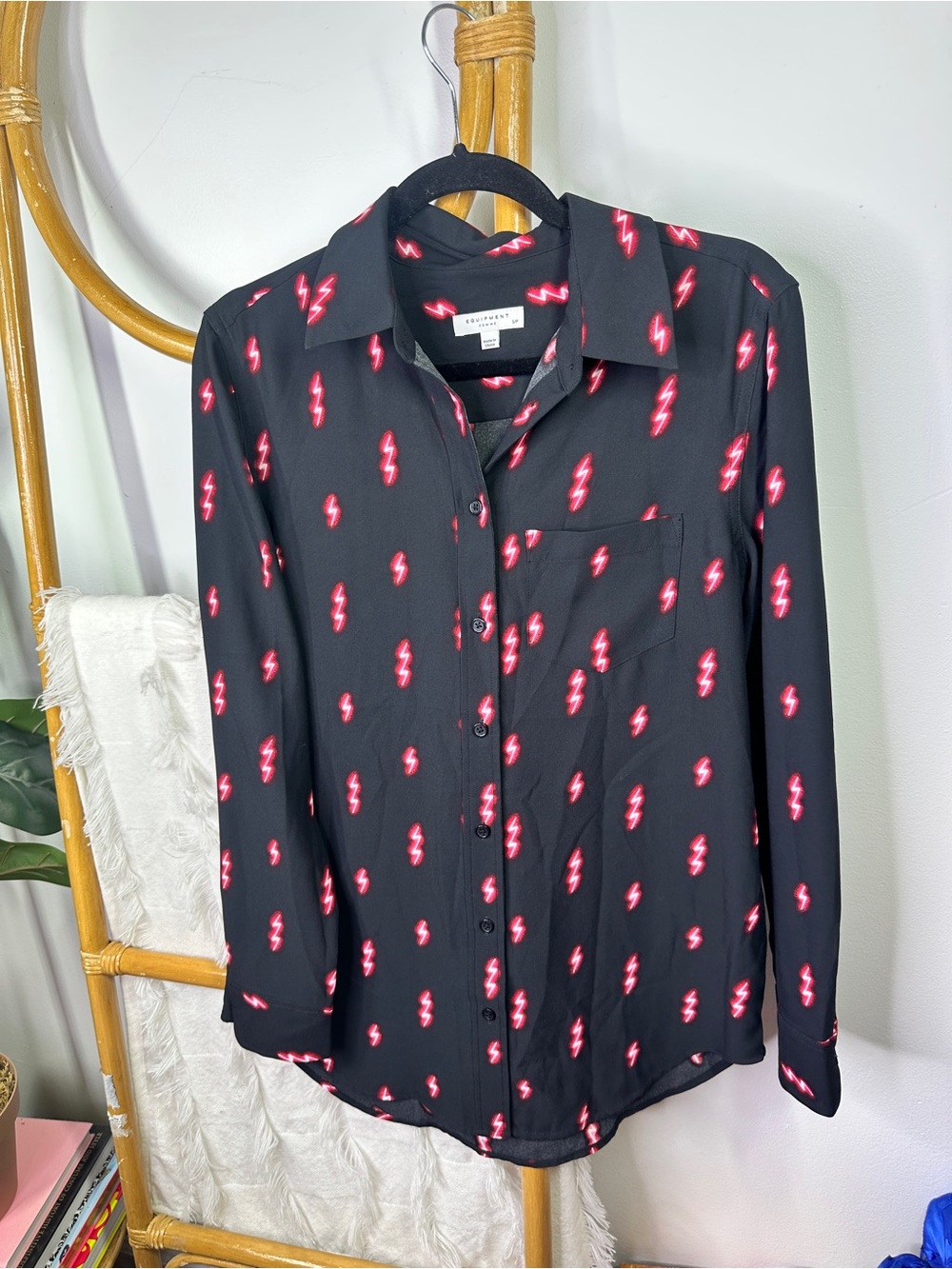 Equipment Black Lightening Bolt Blouse sz S